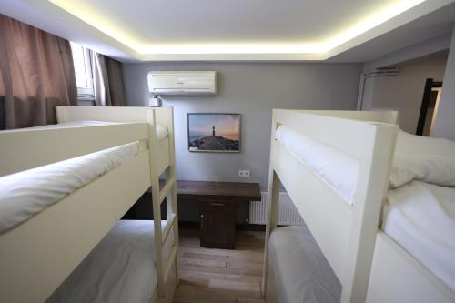 Bed in 4-Bed Mixed Dormitory Room