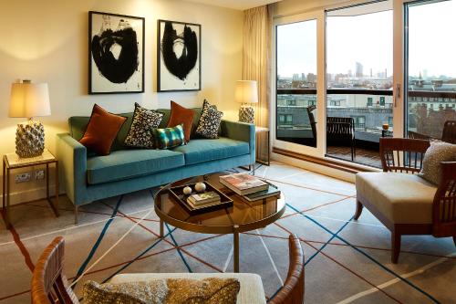 Deluxe Two-Bedroom Apartment