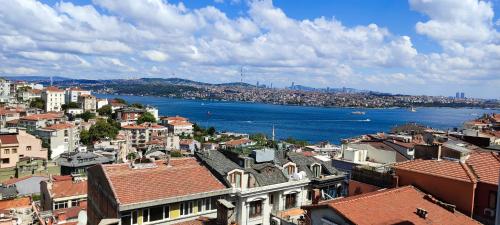 Lüks Boğaz Balkonlu Oda