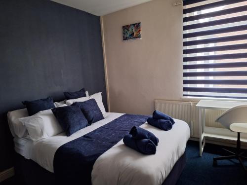 Double Room with Shared Bathroom