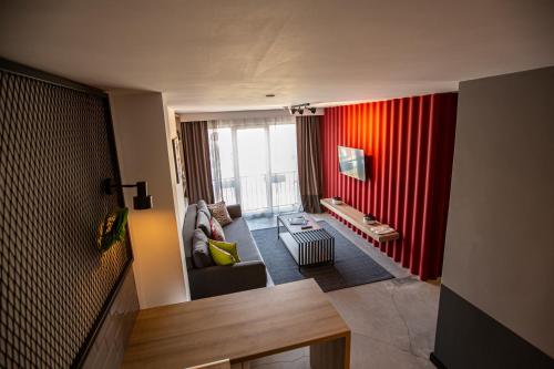 1+1 APARTMAN DAİRESİ - ŞEHİR MANZARALI