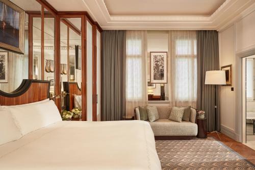Mayfair Oda