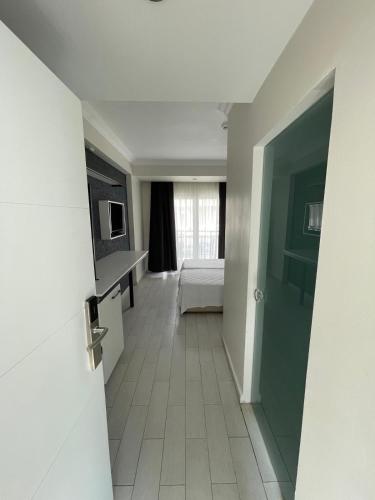 Deluxe Çift Kişilik Oda - Yandan Deniz Manzaralı