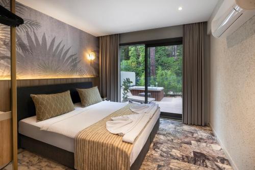 One Bedroom Apartment - with spa bath