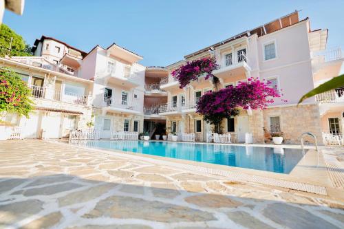 Çift Kişilik Oda - Balkonlu ve Deniz Manzaralı