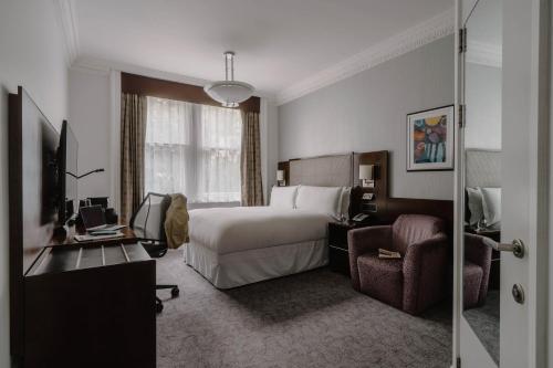 Standard Queen Room