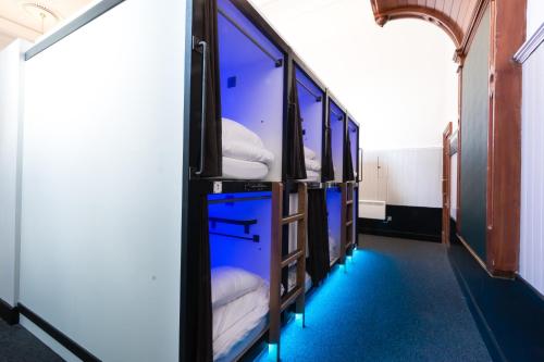 Pod in the Courtroom (Mixed Dormitory)