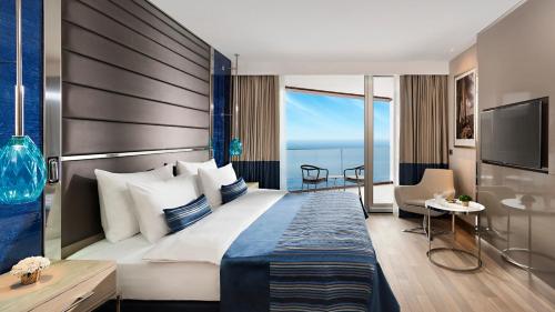 Junior Süit - 1 Kral Yatak, Çekyat, Deniz Manzaralı, Club Lounge Erişimi