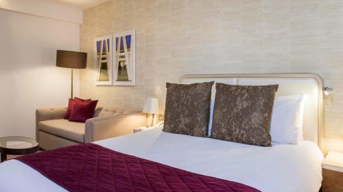 Premium Queen Room with Sofa Bed