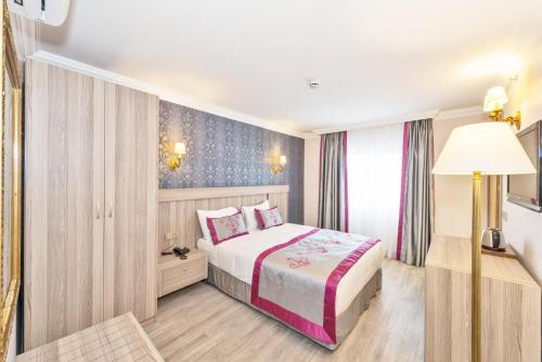 Classic Quadruple Room