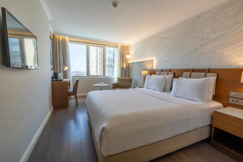 Deluxe King Room - Free Spa Access