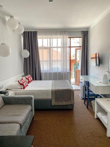 Economy Triple Room