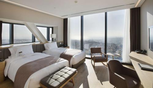Two-Bedroom Deluxe Room - Panoramic View