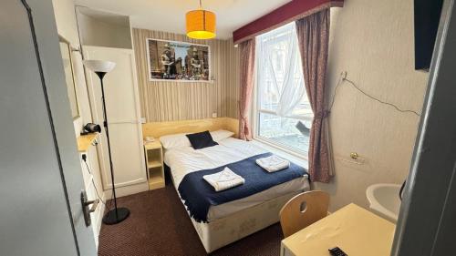 Double Room with Shared Bathroom