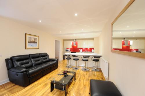 Deluxe Family Suite - (4 Adults+2 Children)