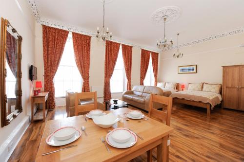 Deluxe Family Suite - (4 Adults+2 Children)