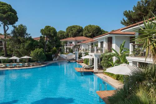 Göl Evi Süit - Havuz Bağlantılı, Bahçe Manzaralı
