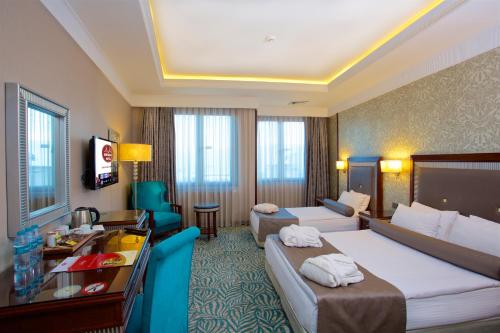 Deluxe Triple Room