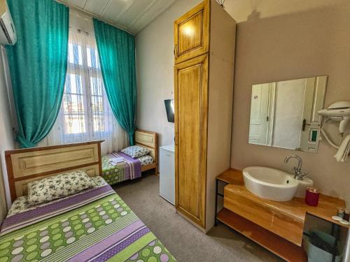Economy Twin Room