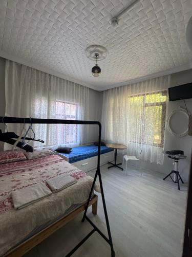 Standart Üç Kişilik Stüdyo