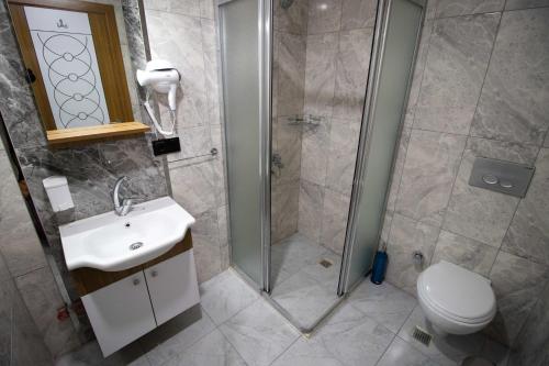 Triple Room with Private Bathroom