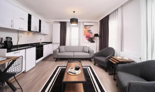 Family Suite (Basement Floor)