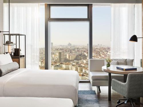 Fairmont Gold Room and Lounge Access