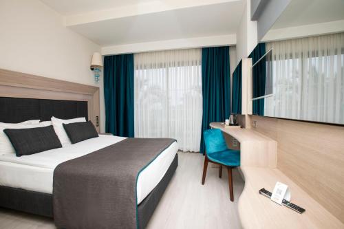 Room with Black View Double or Twin Standard