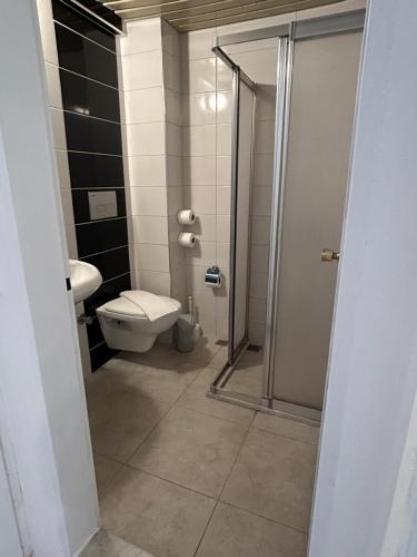Basic Triple Room with Shared Bathroom
