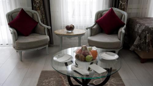 Suite with Balcony and Sea View
