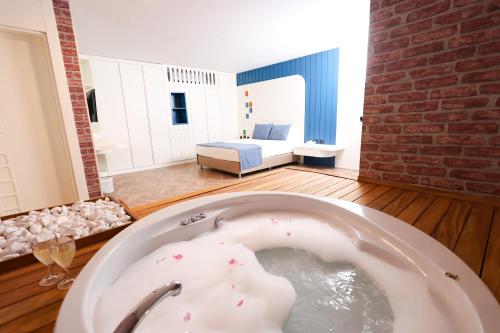 Çift Kişilik Oda - Spa Küvetli
