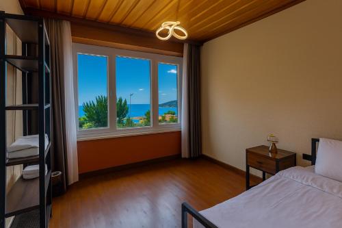 Deniz Manzaralı Superior Villa / Ek Bina