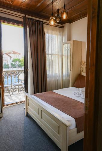 Double Room with Balcony and Sea View