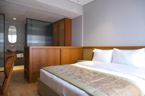 Deluxe Double Room - With Balcony