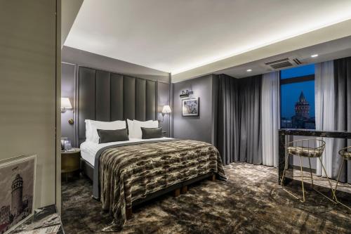 Deluxe King Suite