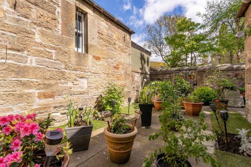 Two-Bedroom Apartment - Garden View
