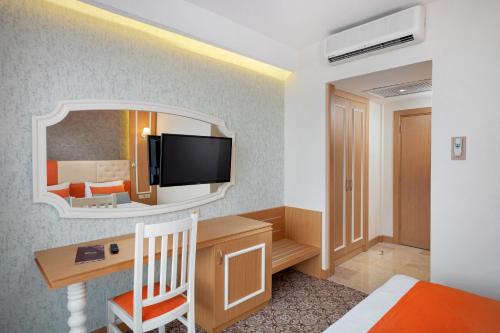 Partial Sea View, Superior Room