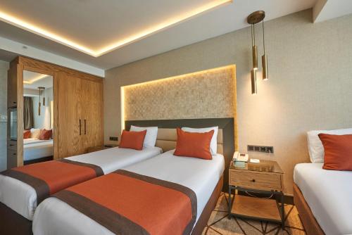 Triple Room