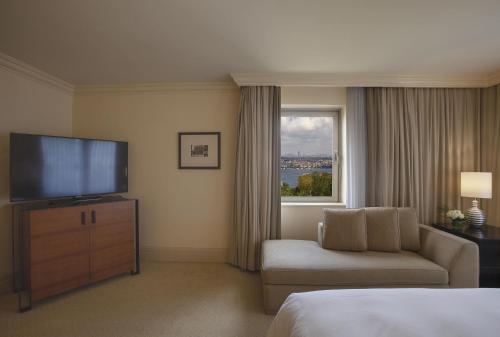 Grand King Suite with Bosphorus View - Lounge Access
