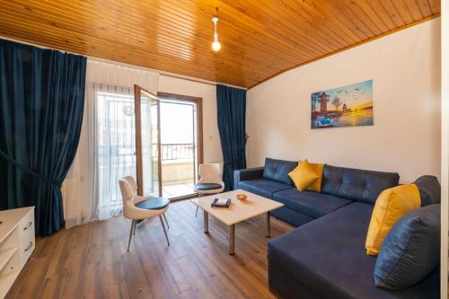 with Balcony Apartment