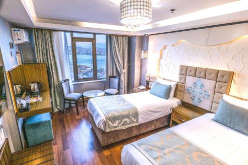 Superior with Balcony, Sea View