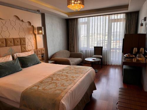 Deluxe Double Room with Balcony, Sea View