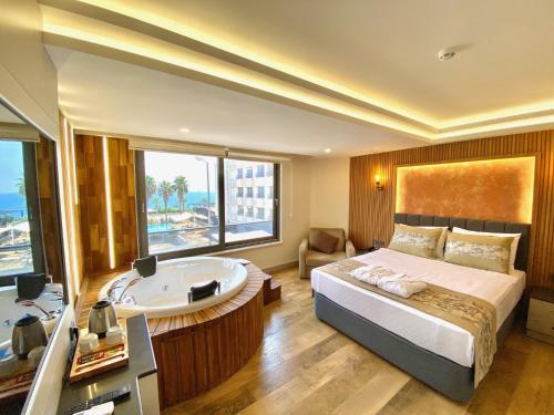 Deluxe Suite - Sea View