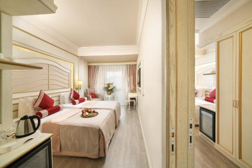 Two Connecting Double Rooms