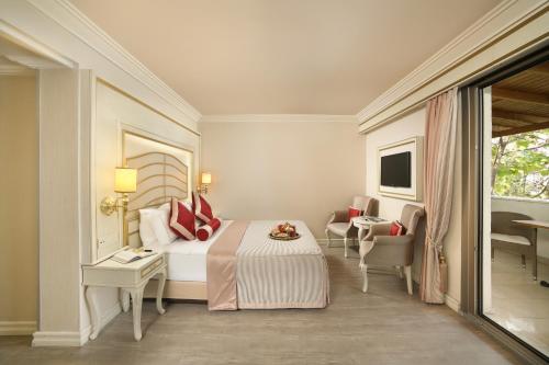 Deluxe Double or Twin Room with Balcony