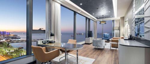 Grand Aile Süiti - Deniz Manzaralı + Executive Lounge Erişimi