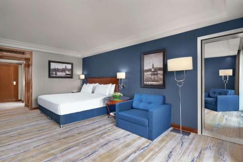 Aile Bahçe Süiti - Balkonlu + Executive Lounge Girişi