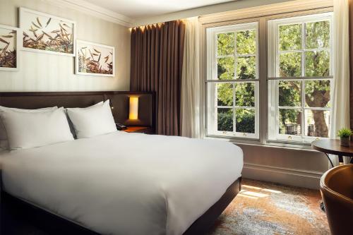 Queen Room with View