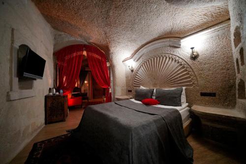 Junior Cave Suite