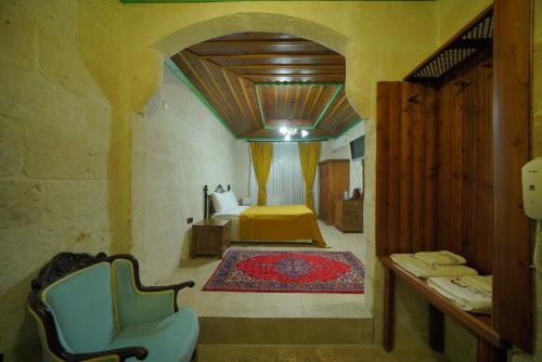 Double Arch stone Room